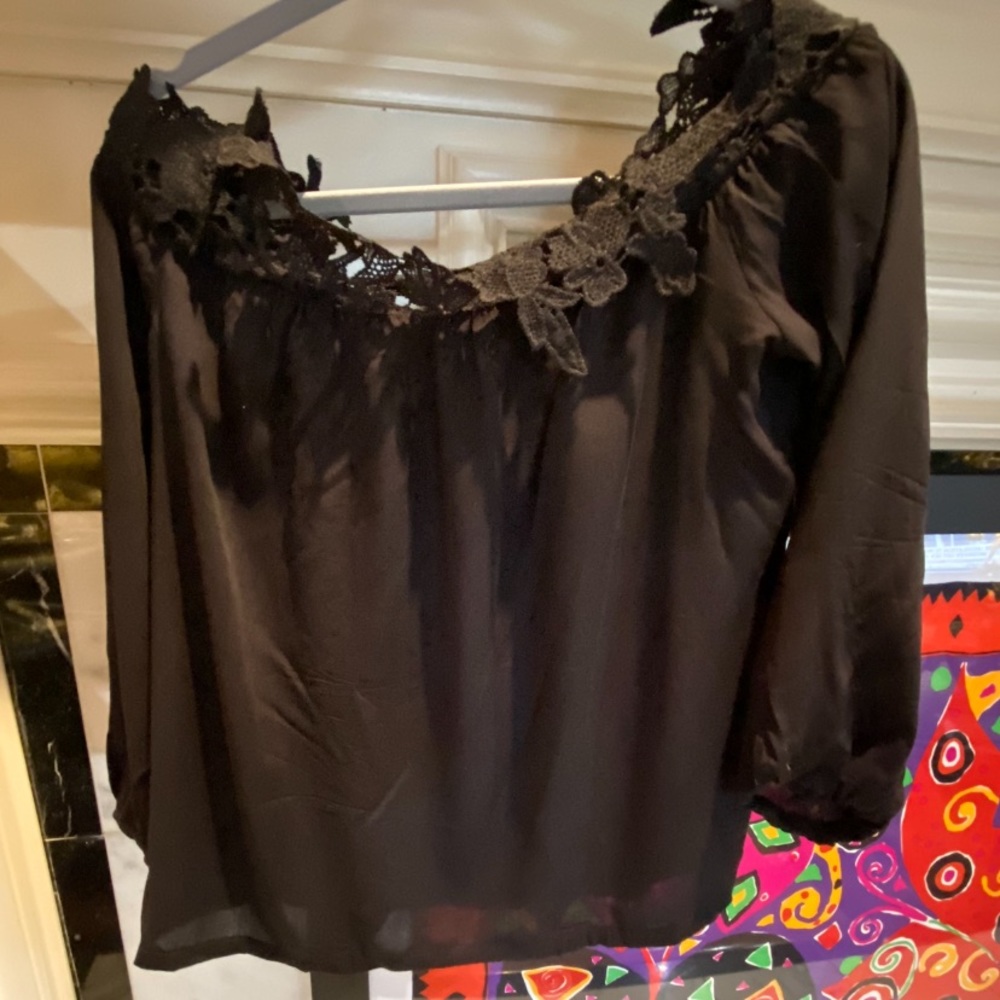 LACE TOP